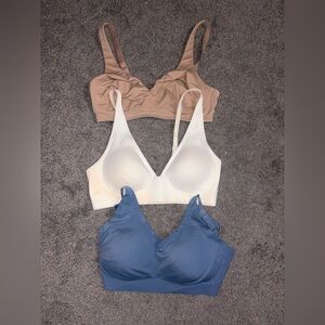 ✨ Set of 3 No-Underwire Bras – Size Medium /34DD – White, Nude & Blue